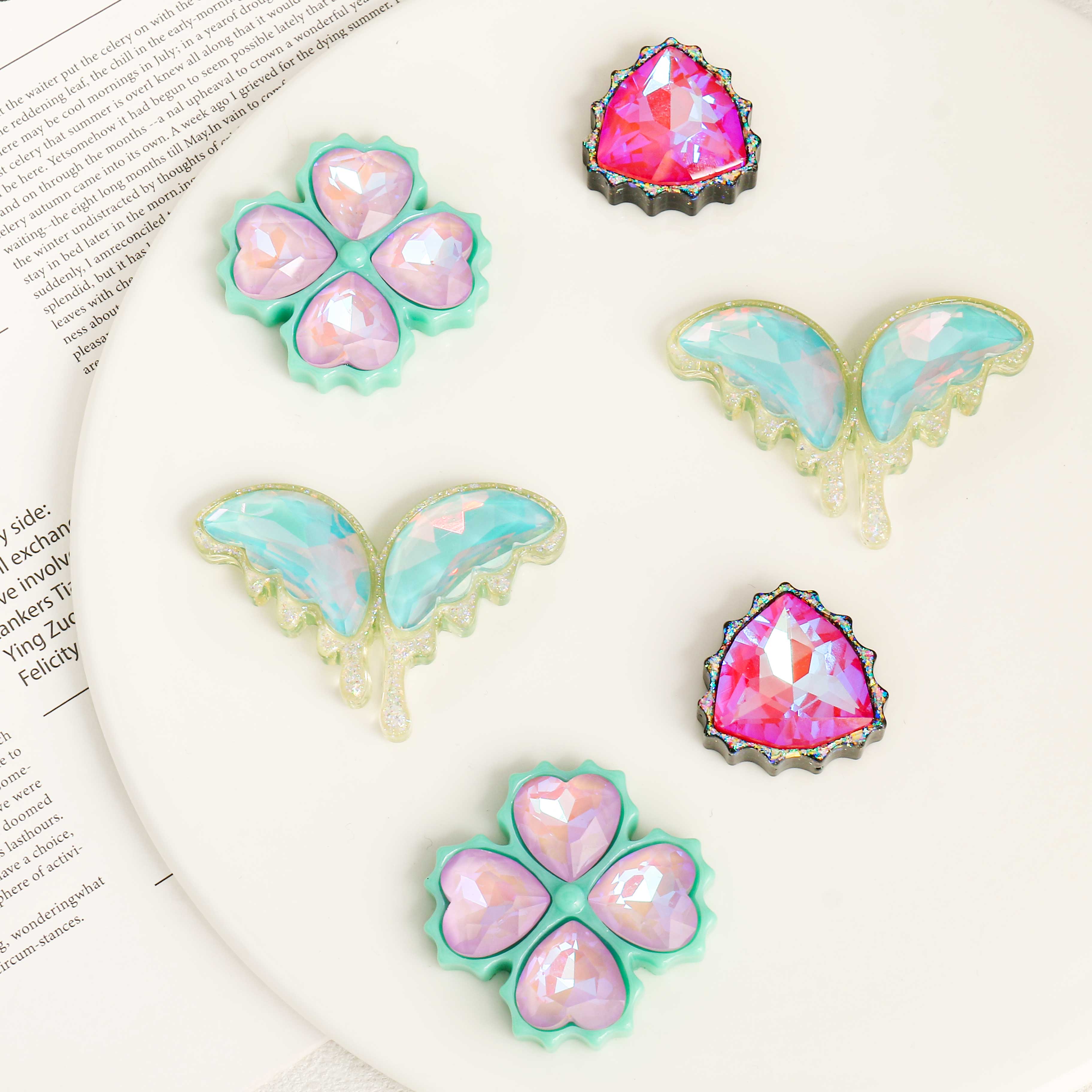Resin Art Geode - Набор для изготовления украшений из разноцветных