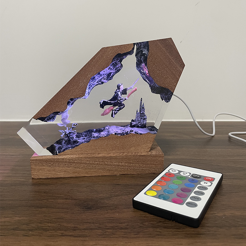 Настольный ночник из дерева и  – обзор и цена Resin Artist